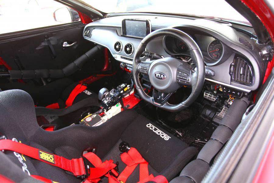 Торпедо Kia Stinger GT420 (CK) 2019 года  (фото 30 из 49)